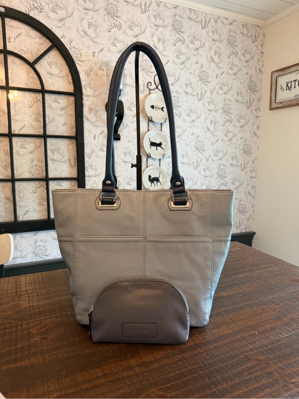 Tignanello Set of 3 - 2 Totes and a Pouch - Picture 2 of 16